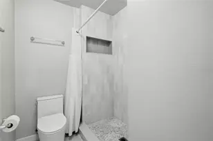 8003 Jasmine Dr, Tampa, FL 33637 - Photo 21