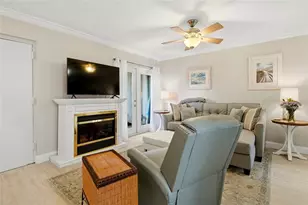 8003 Jasmine Dr, Tampa, FL 33637 - Photo 7
