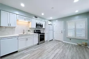 4517 W La Villa Ln, Tampa, FL 33611 - Photo 7