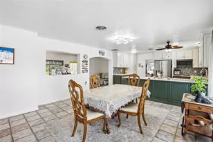 806 Blue Heron Blvd, Ruskin, FL 33570 - Photo 5
