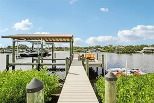 806 Blue Heron Blvd, Ruskin, FL 33570 - Photo 1
