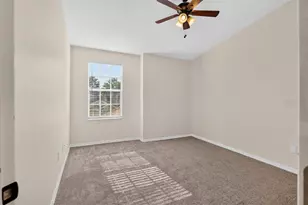 648 Spring Lake Cir, Tarpon Springs, FL 34688 - Photo 25