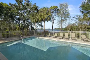 648 Spring Lake Cir, Tarpon Springs, FL 34688 - Photo 45