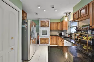 401 Overland Dr, Brandon, FL 33511 - Photo 5
