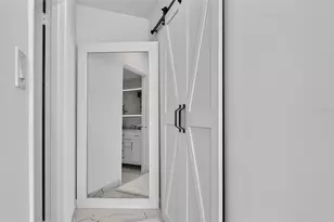 31 Island Way, Clearwater Beach, FL 33767 - Photo 25