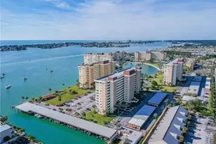 4550 Cove Cir, Saint Petersburg, FL 33708 - Photo 1