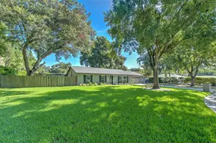 1712 Sakura Dr, Valrico, FL 33596 - Photo 1