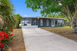 72 Lake Shore Dr, Palm Harbor, FL 34684 - Photo 1