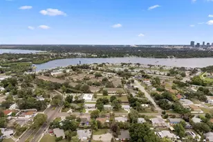 3963 Neptune Dr SE, Saint Petersburg, FL 33705 - Photo 11