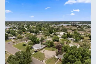 3963 Neptune Drive SE, Saint Petersburg, FL 33705 - Photo 9