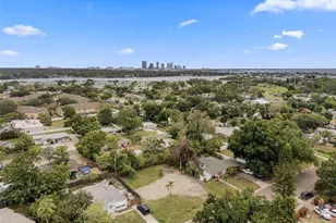 3963 Neptune Dr SE, Saint Petersburg, FL 33705 - Photo 7