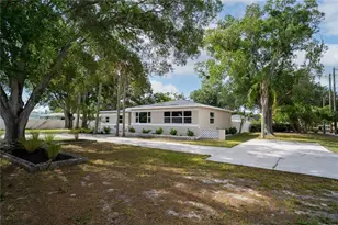 4566 28th Ave N, Saint Petersburg, FL 33713 - Photo 3
