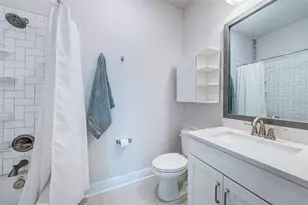 815 Burlington Ave N, Saint Petersburg, FL 33701 - Photo 19