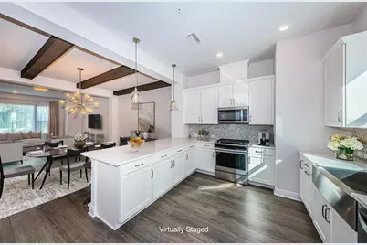 815 Burlington Avenue N, Saint Petersburg, FL 33701 - Photo 5
