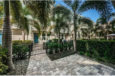 815 Burlington Avenue N, Saint Petersburg, FL 33701 - Photo 49