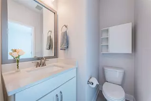 815 Burlington Ave N, Saint Petersburg, FL 33701 - Photo 43
