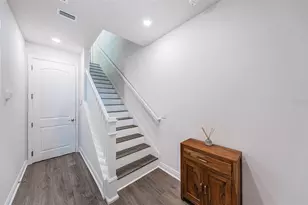 815 Burlington Ave N, Saint Petersburg, FL 33701 - Photo 29