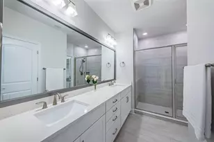 815 Burlington Ave N, Saint Petersburg, FL 33701 - Photo 39