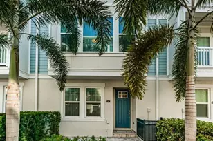 815 Burlington Ave N, Saint Petersburg, FL 33701 - Photo 1
