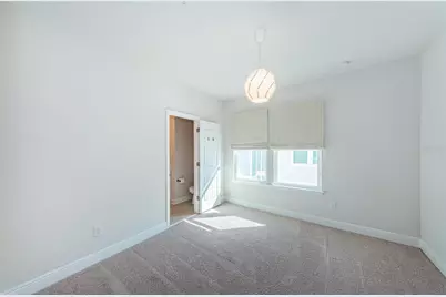 815 Burlington Avenue N, Saint Petersburg, FL 33701 - Photo 15