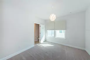 815 Burlington Ave N, Saint Petersburg, FL 33701 - Photo 15