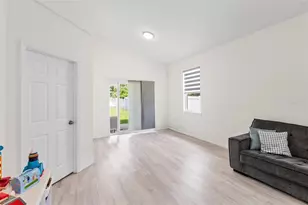 1747 S Oak St, Seffner, FL 33584 - Photo 13