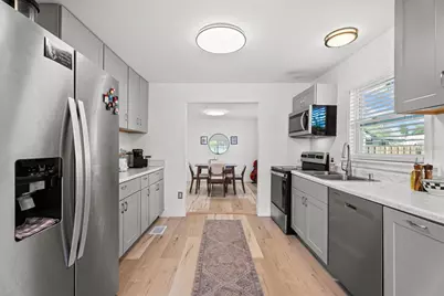 204 6th Avenue NW, Ruskin, FL 33570 - Photo 5