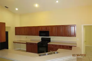 9427 Hunters Pond Dr, Tampa, FL 33647 - Photo 9