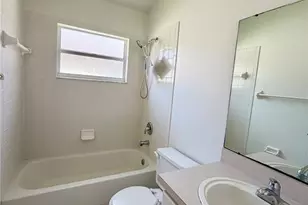 9427 Hunters Pond Dr, Tampa, FL 33647 - Photo 11