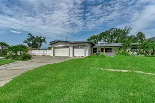 850 Rafael Blvd NE, Saint Petersburg, FL 33704 - Photo 1
