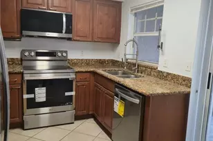 734 Kensington Lake Cir, Brandon, FL 33511 - Photo 5