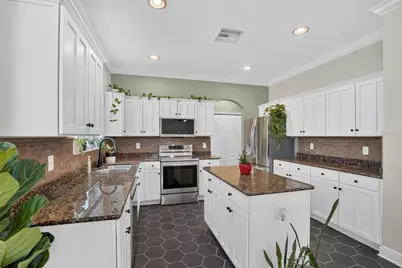 4205 Knob Lake Court, Tampa, FL 33619 - Photo 11