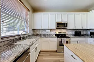11441 Dutch Iris Dr, Riverview, FL 33578 - Photo 11
