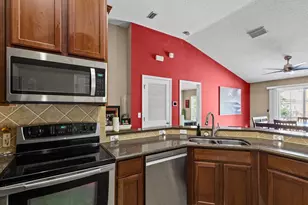 6774 Breezy Palm Dr, Riverview, FL 33578 - Photo 11