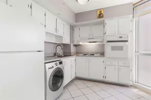 470 3rd Street S, Saint Petersburg, FL 33701 - Photo 11
