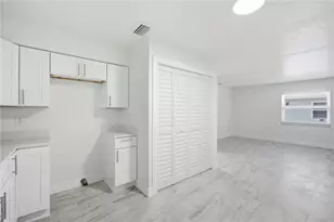 7309 N Hutton Pl, Tampa, FL 33604 - Photo 9