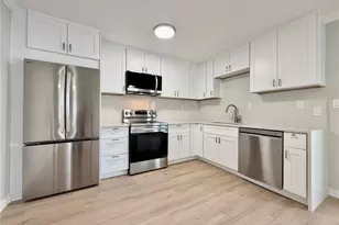 13299 3rd St E, Madeira Beach, FL 33708 - Photo 5