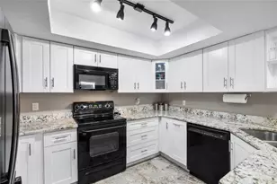 11520 Galleria Dr, Tampa, FL 33618 - Photo 11