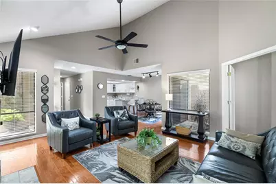 11520 Galleria Drive, Tampa, FL 33618 - Photo 7
