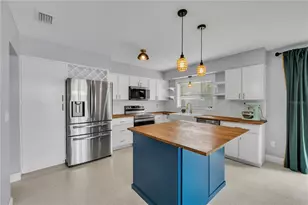 10509 Orange Grove Dr, Tampa, FL 33618 - Photo 11