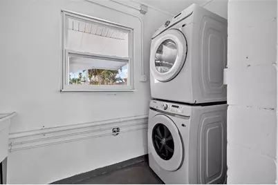 1524 Carson Circle NE, Saint Petersburg, FL 33703 - Photo 37