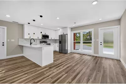 1524 Carson Circle NE, Saint Petersburg, FL 33703 - Photo 13