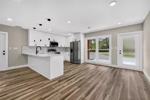 1524 Carson Cir NE, Saint Petersburg, FL 33703 - Photo 13