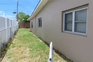 12208 105th St, Largo, FL 33773 - Photo 3