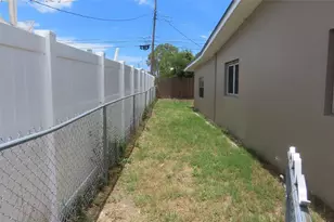 12208 105th St, Largo, FL 33773 - Photo 3