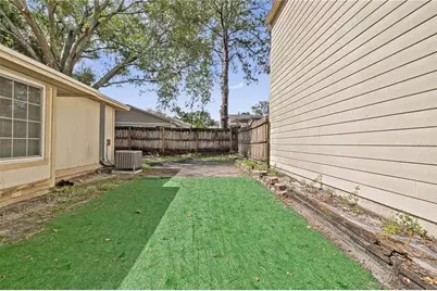 7607 Glades Court, Tampa, FL 33637 - Photo 17