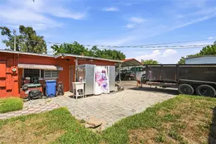 2908 18th St W, Bradenton, FL 34205 - Photo 11