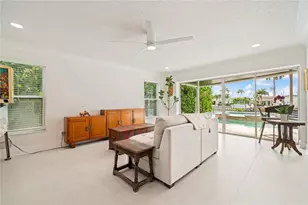 1924 Michigan Ave NE, Saint Petersburg, FL 33703 - Photo 9