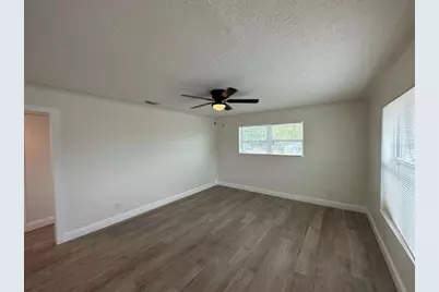 1110 16th Street S #B, Saint Petersburg, FL 33705 - Photo 7