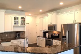4023 Huntingdale Ct, Wesley Chapel, FL 33543 - Photo 9